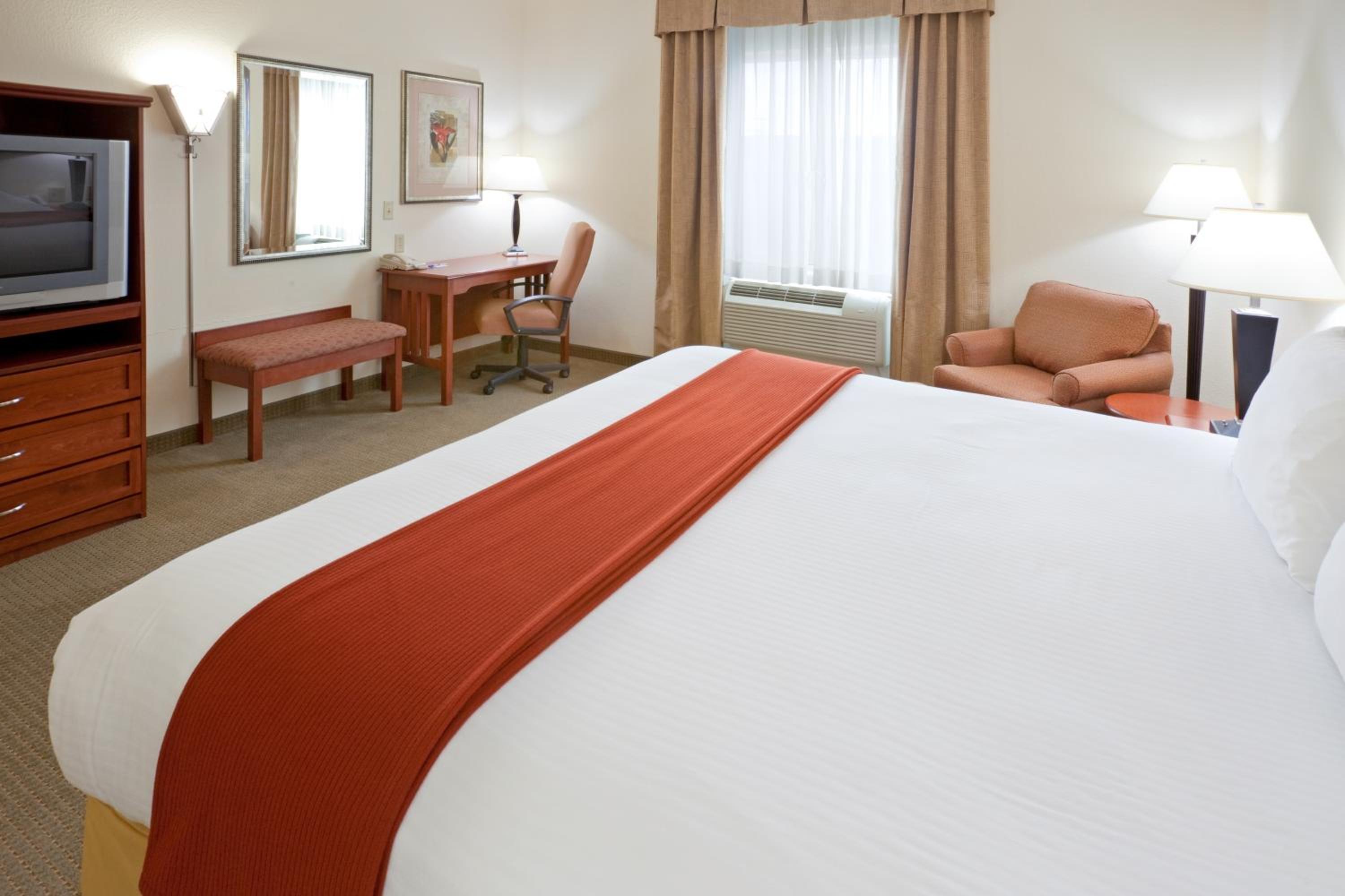 holiday inn express hotel and suites decatur by ihg