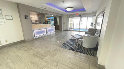 holiday inn express hotel and suites decatur by ihg