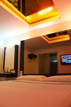 time hotel kuchai lama