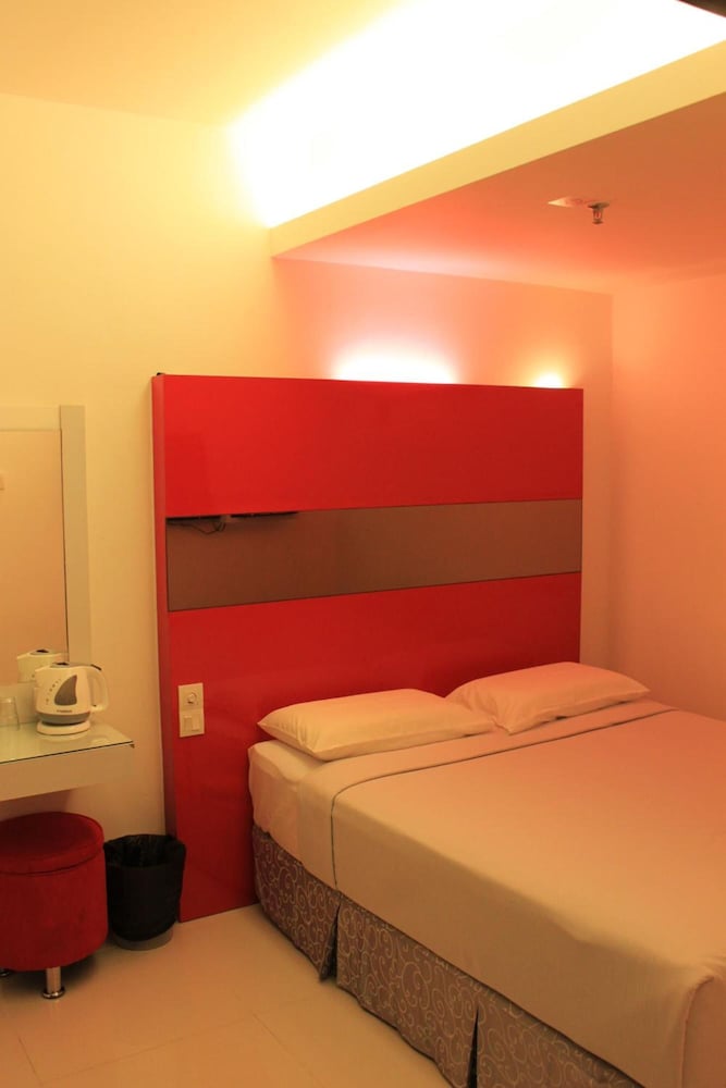 time hotel kuchai lama