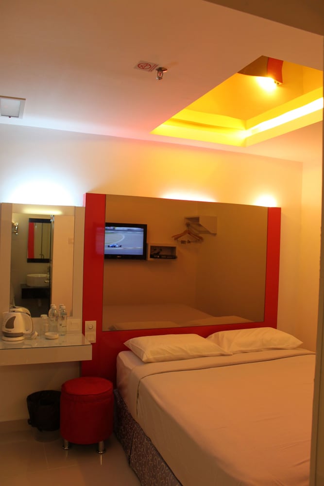 time hotel kuchai lama