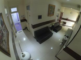 cabin hotel sutomo