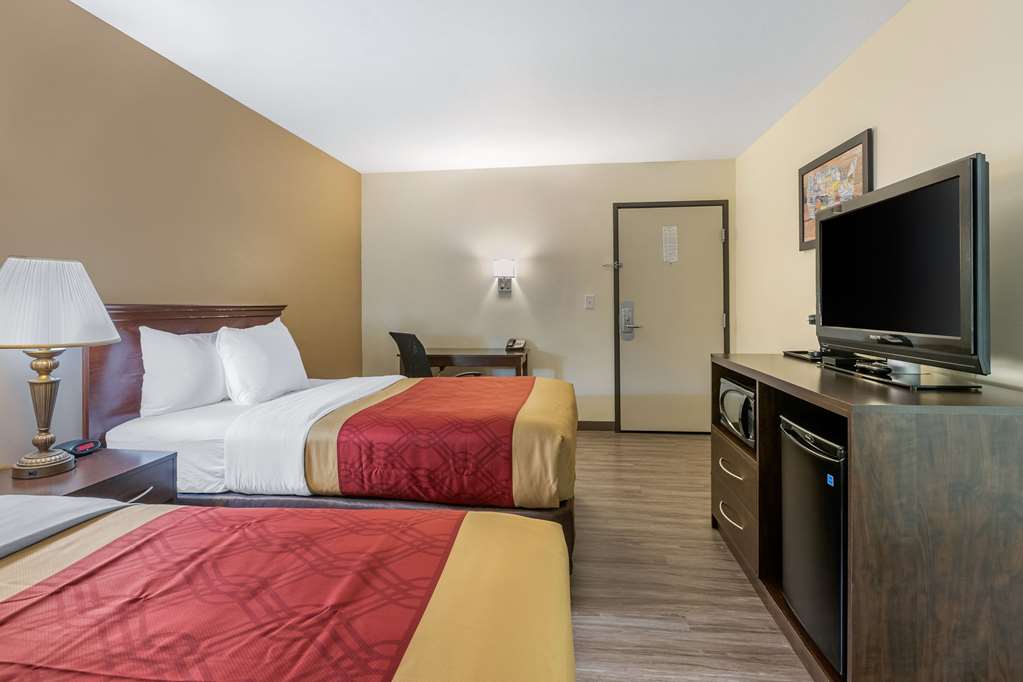 econo lodge inn and suites fairgrounds