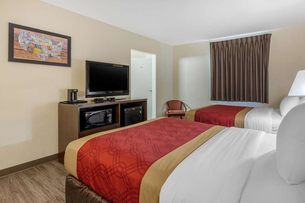 econo lodge inn and suites fairgrounds