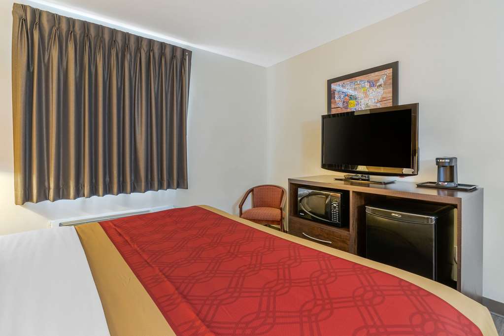 econo lodge inn and suites fairgrounds