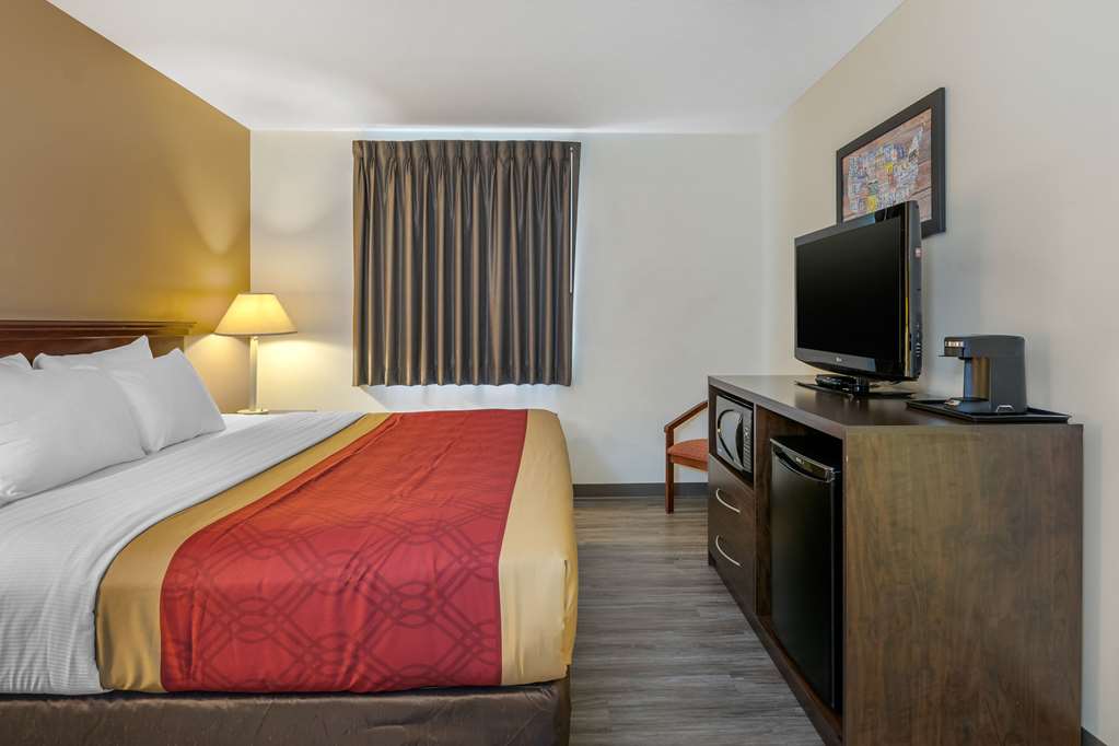 econo lodge inn and suites fairgrounds
