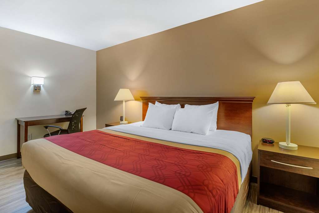 econo lodge inn and suites fairgrounds