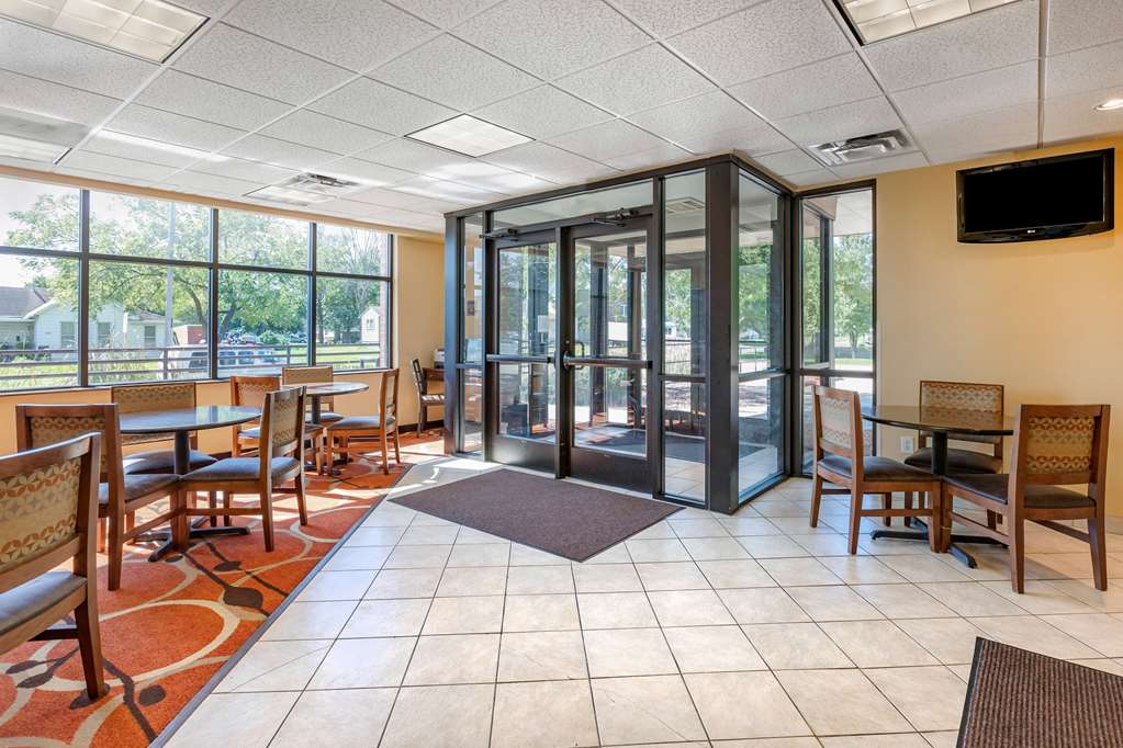 econo lodge inn and suites fairgrounds