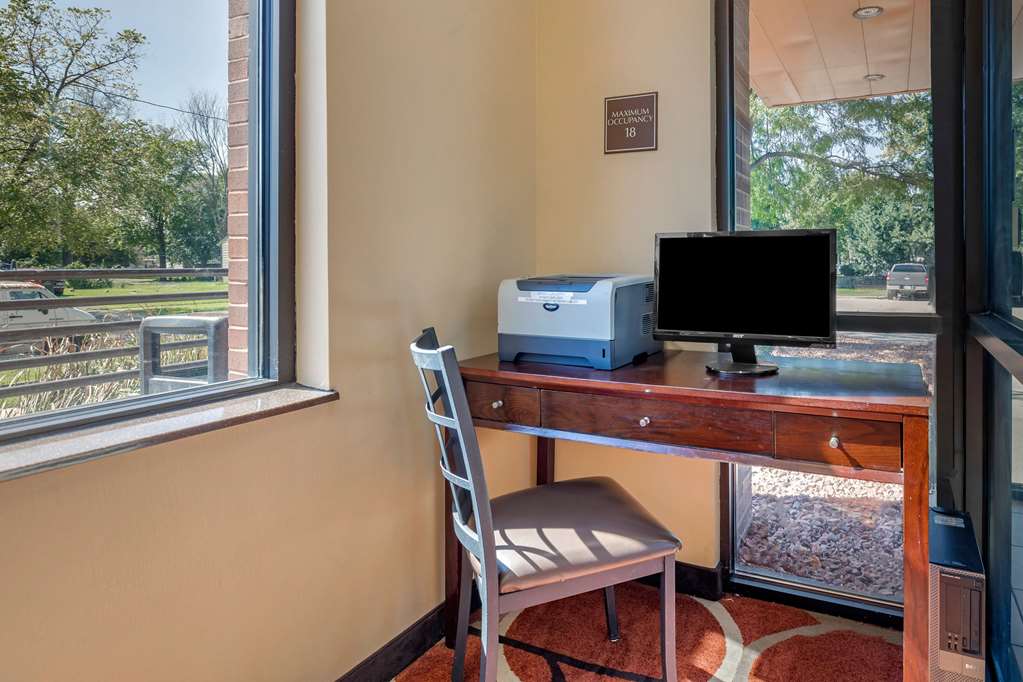 econo lodge inn and suites fairgrounds