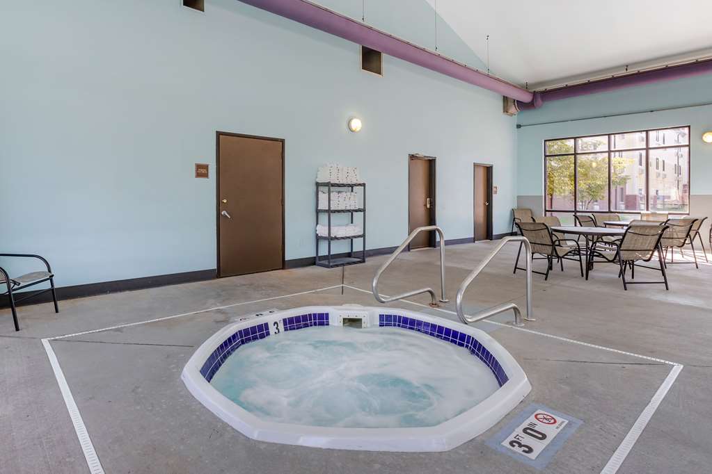 econo lodge inn and suites fairgrounds