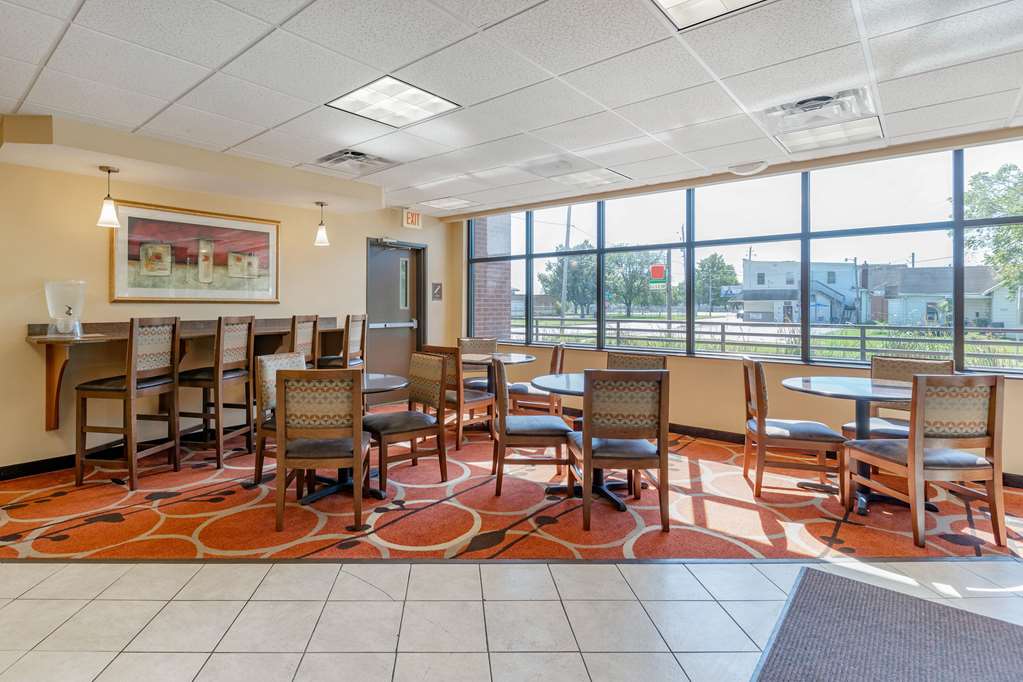 econo lodge inn and suites fairgrounds