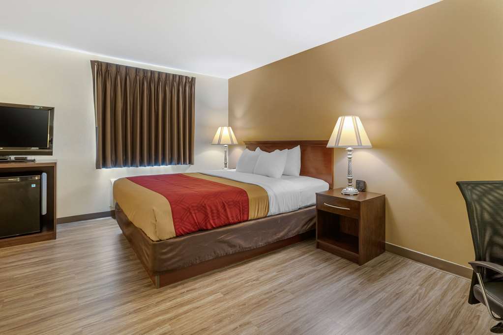 econo lodge inn and suites fairgrounds