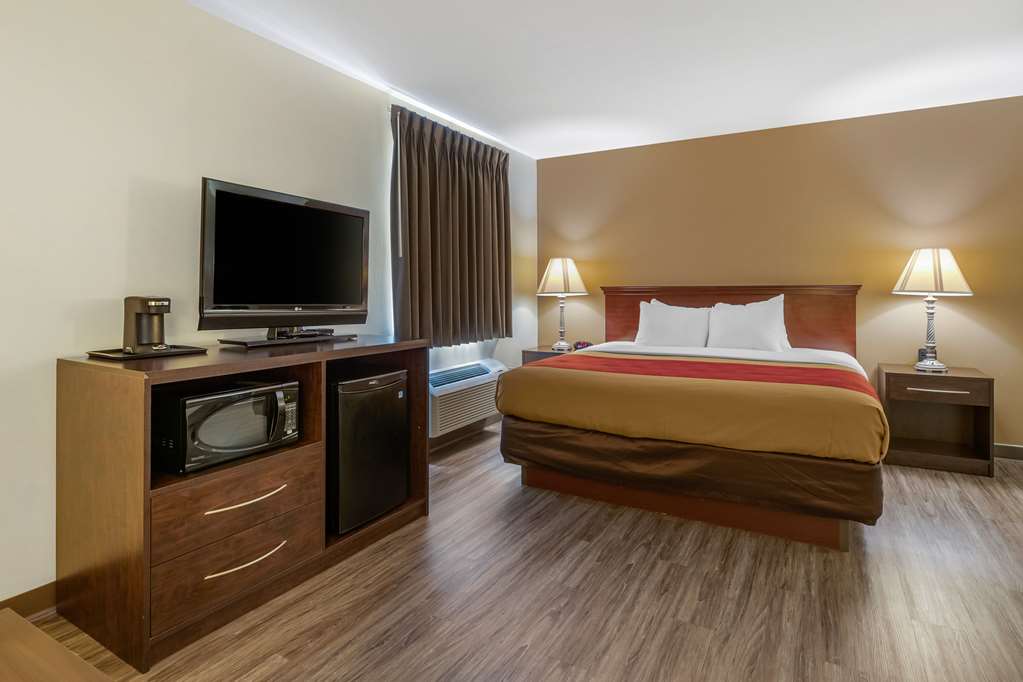 econo lodge inn and suites fairgrounds