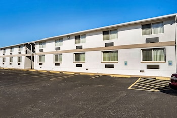 oyo townhouse dodge city ks