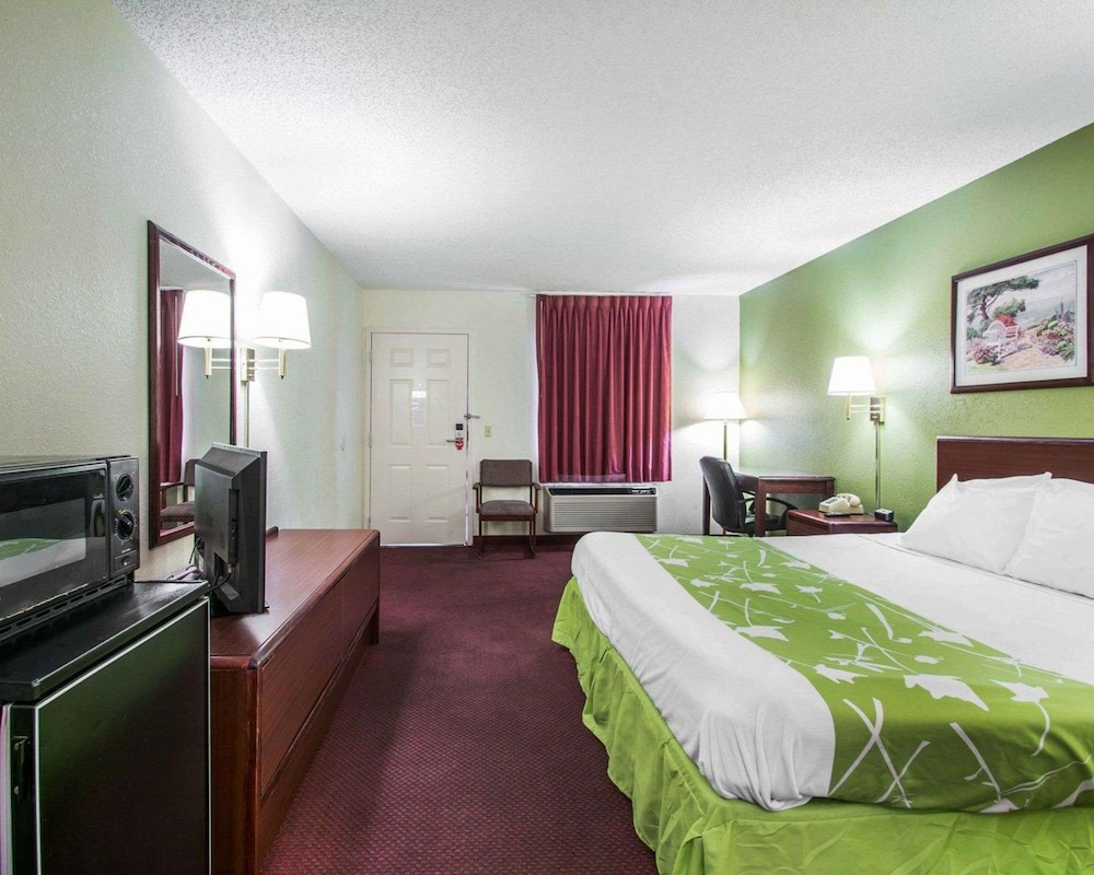 econo lodge dothan