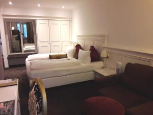 hotel post