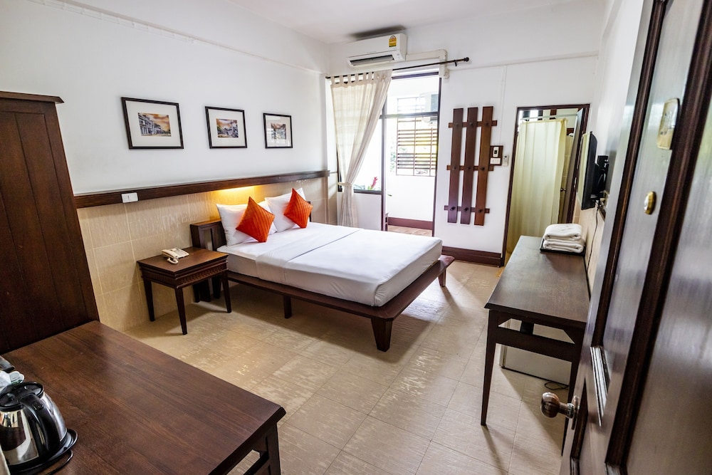 sakulchai place hotel