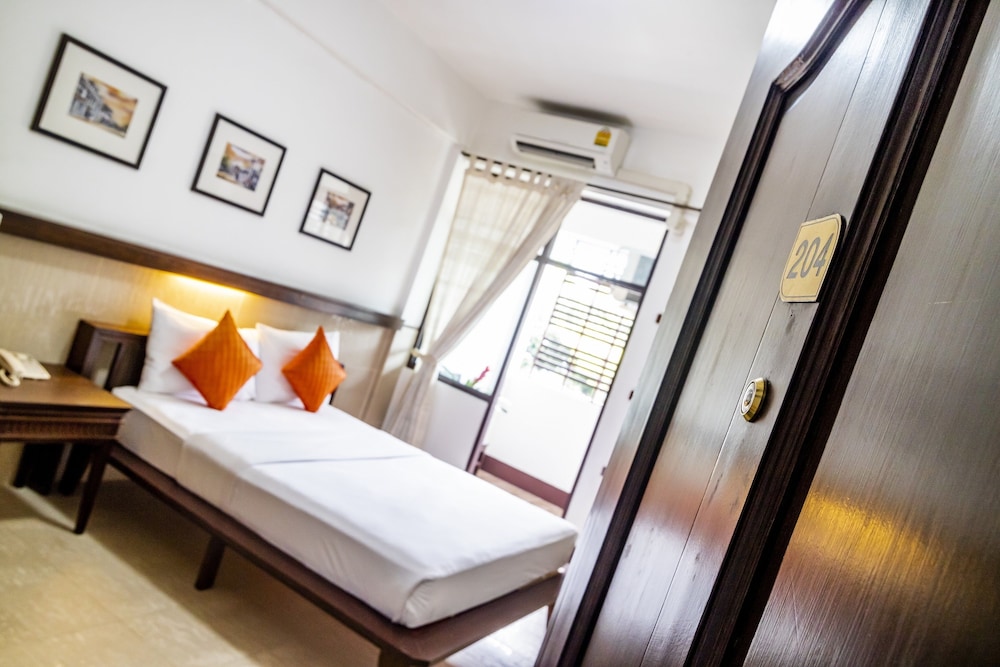 sakulchai place hotel