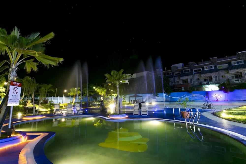 clownfish resort