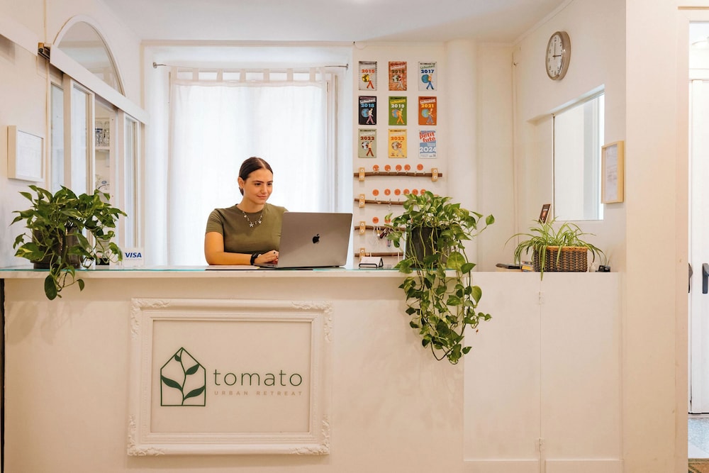 tomato urban retreat