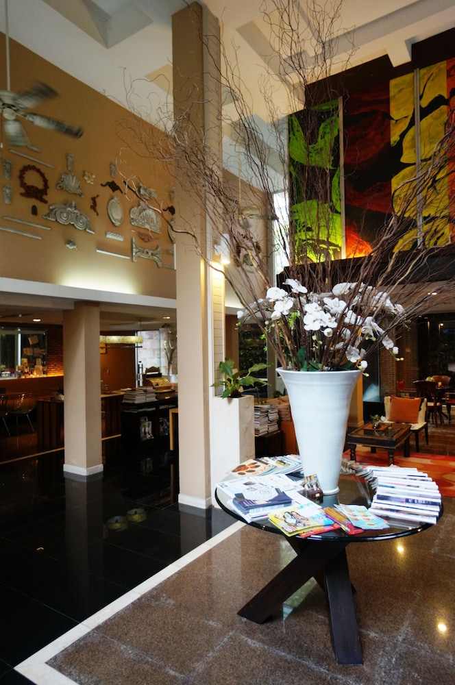 silom convent garden