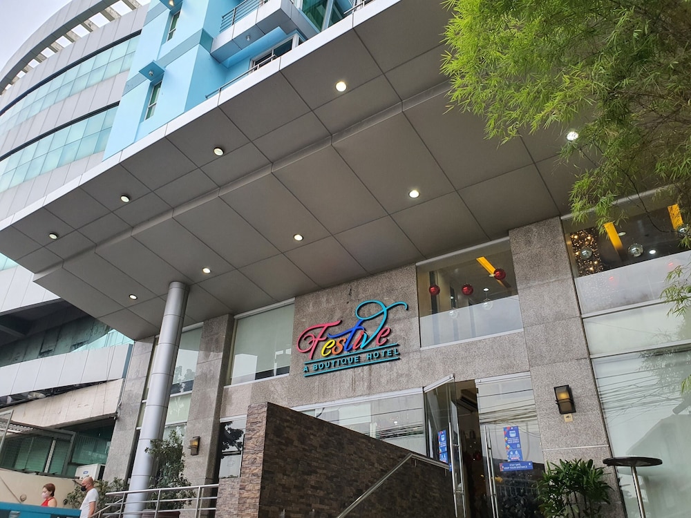 festive hotel makati