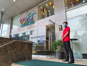 festive hotel makati