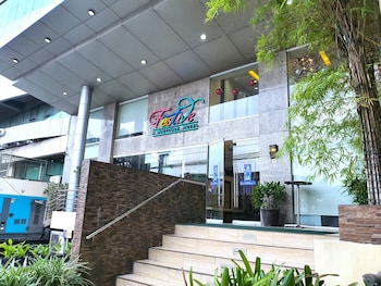 festive hotel makati