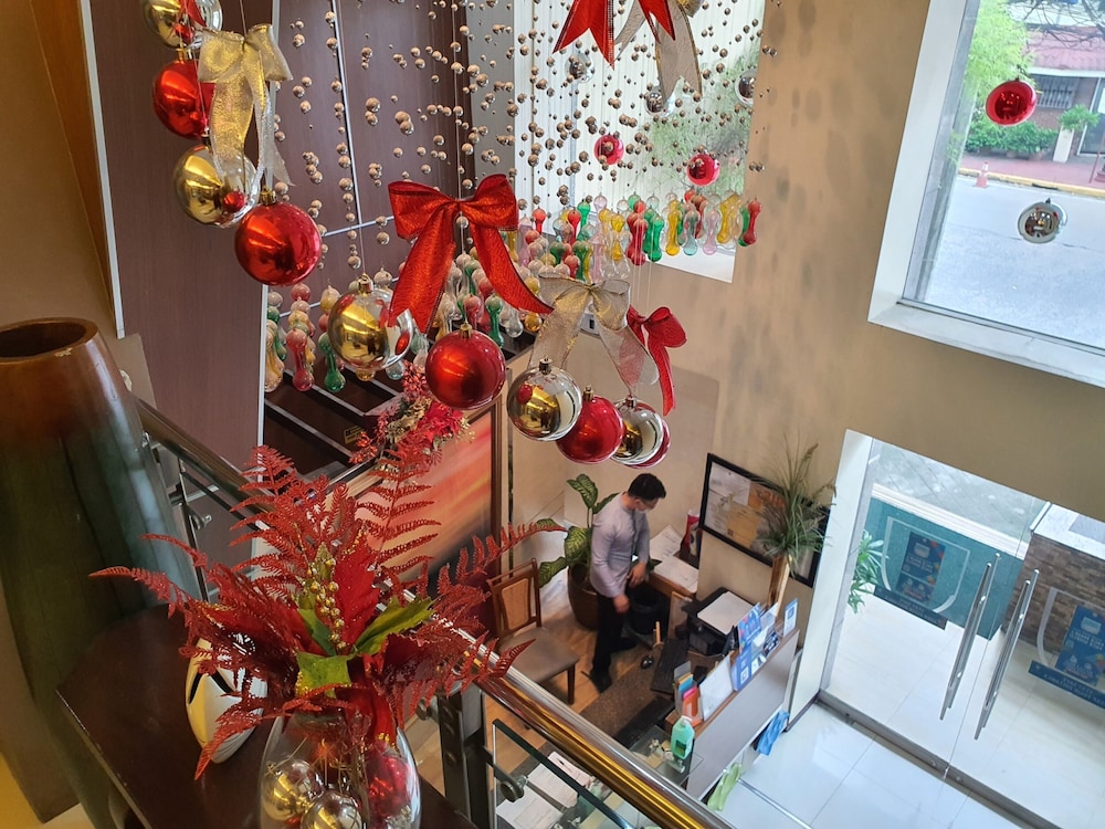 festive hotel makati