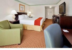 holiday inn express hotel and suites easton by ihg