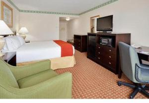 holiday inn express hotel and suites easton by ihg