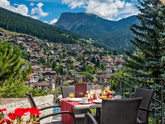 alpin and vital hotel la perla