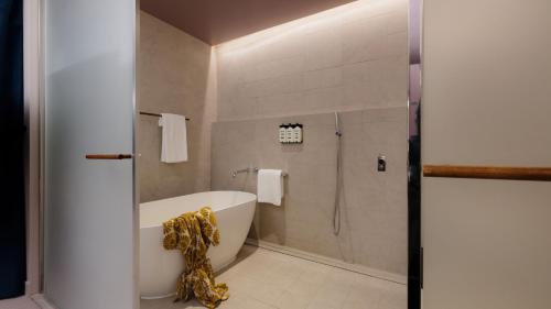 hotel indigo sydney potts point by ihg