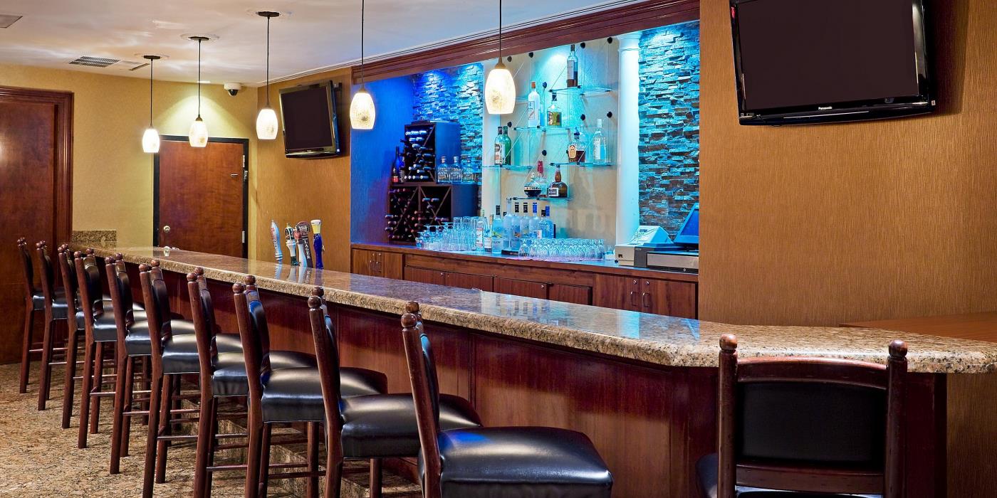 crowne plaza edison by ihg