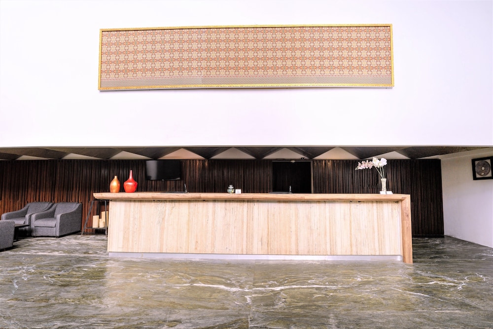 estrella hotel and conference