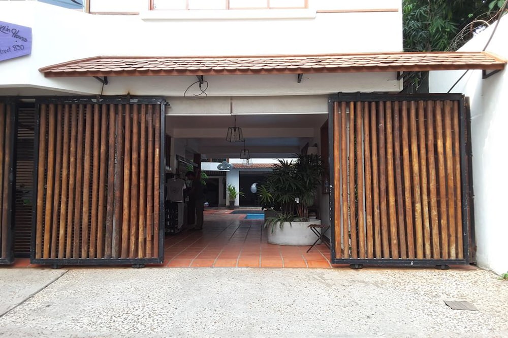 yk art house