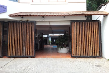 yk art house