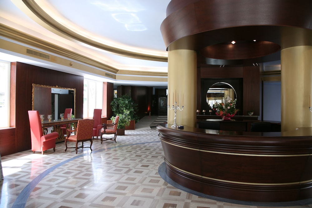 hotel royal
