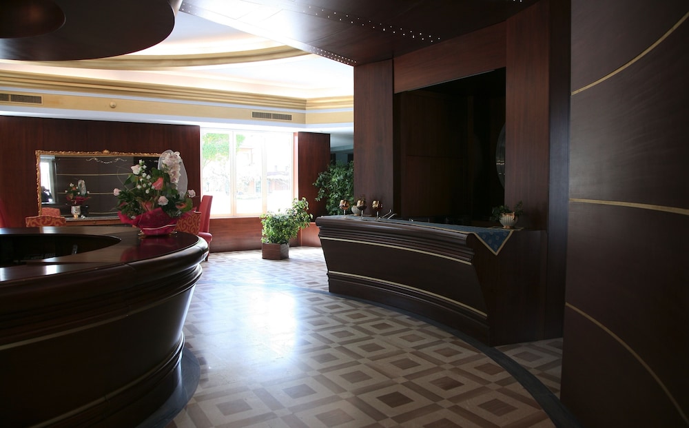 hotel royal