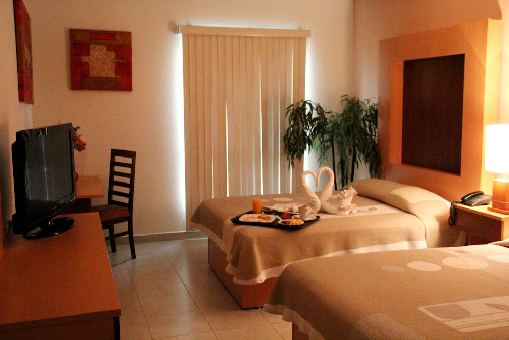 hotel real zapopan