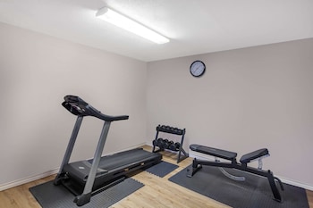 Days Inn & Suites By Wyndham Braunig Lake,Martindale Army Air Field>>Elmendorf,3 star