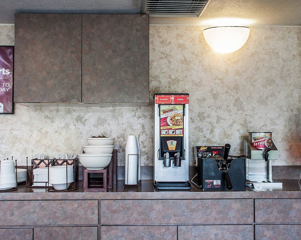 econo lodge elmira corning