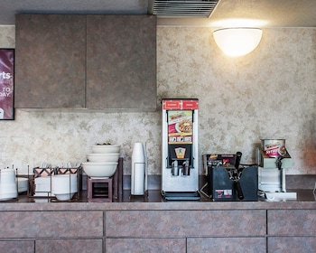 econo lodge elmira corning
