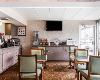 econo lodge elmira corning