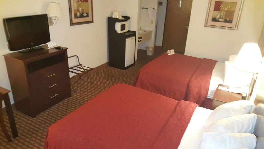 Quality Inn,Elyria>>Cleveland,3 star