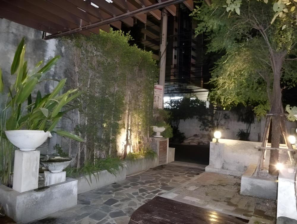 coral grand place bangkok