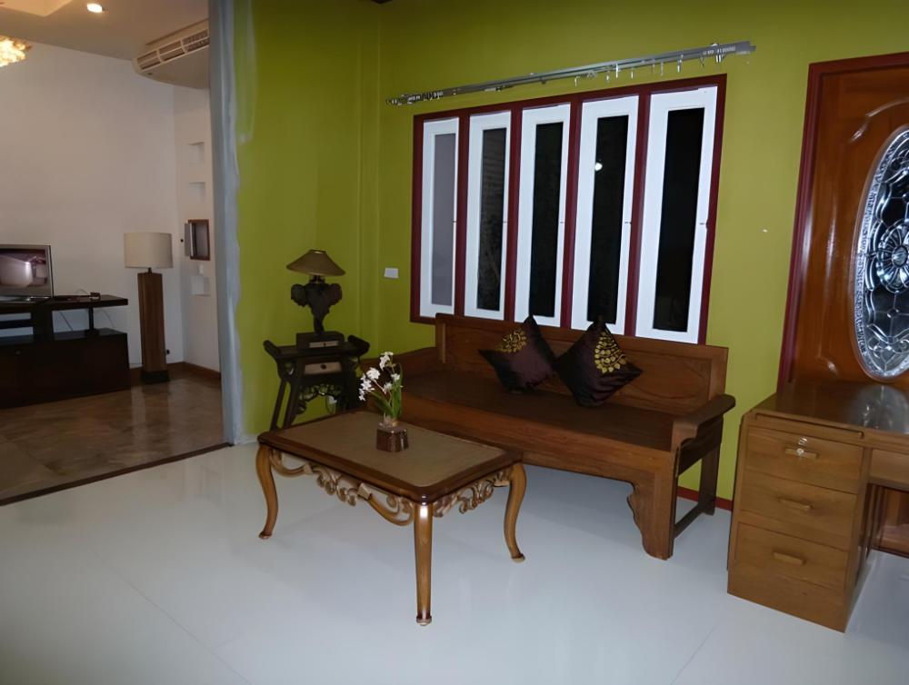 coral grand place bangkok