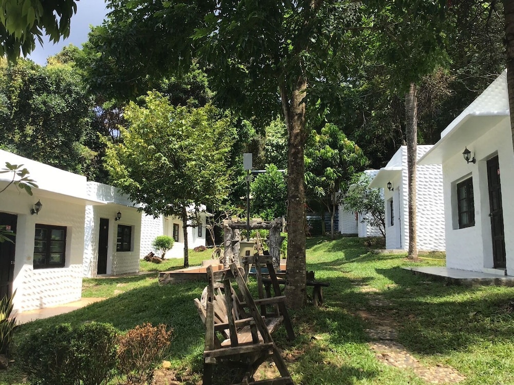baan aunrak koh chang