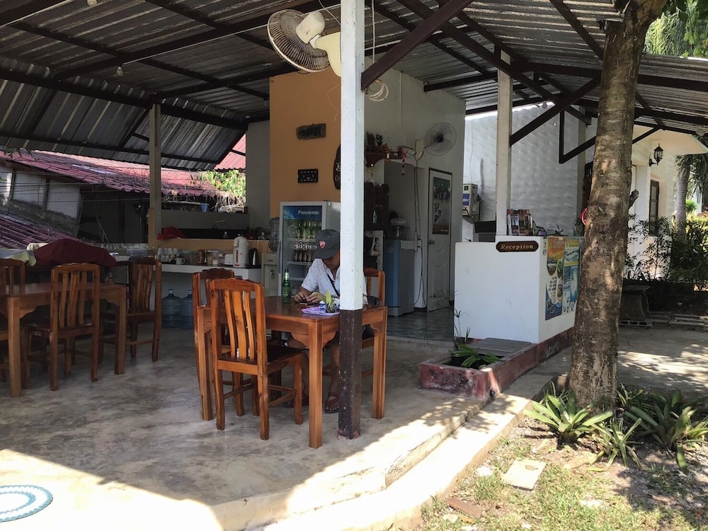 baan aunrak koh chang