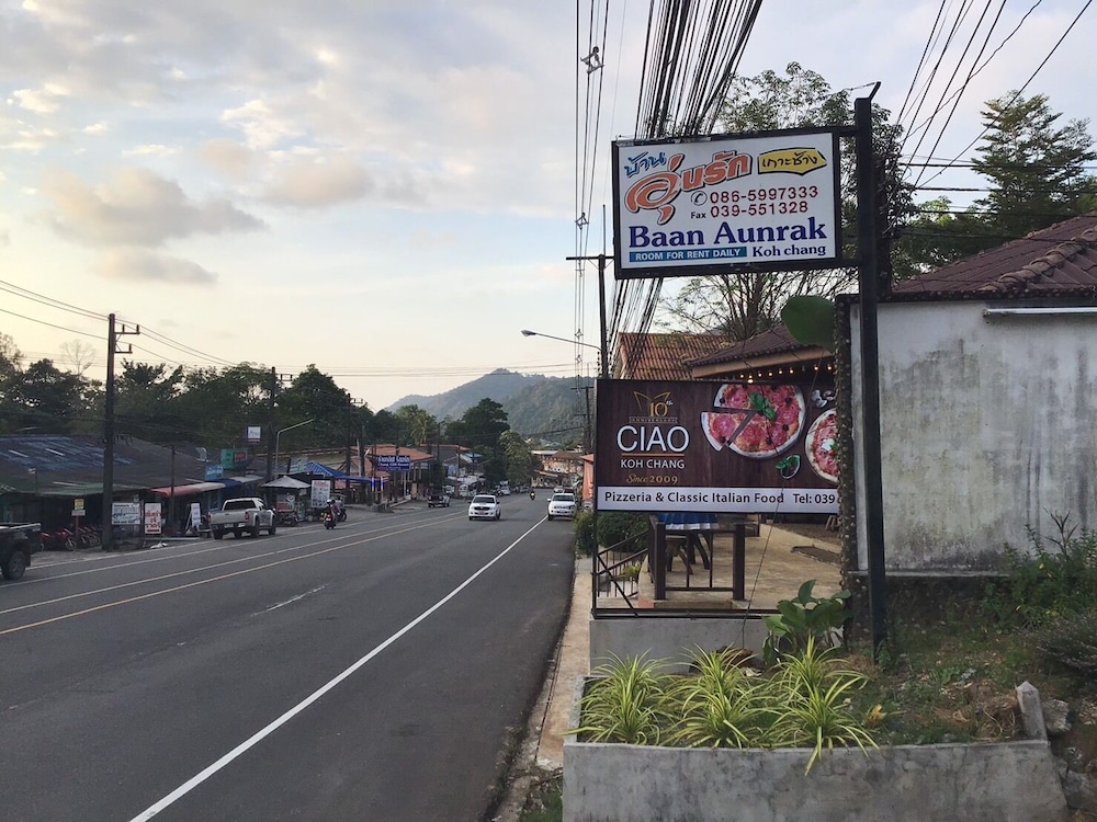baan aunrak koh chang